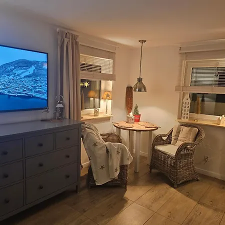 House Two * 미엥지즈드로예